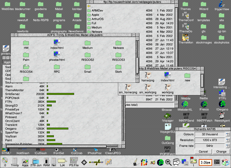 A more standard RISC OS 4 desktop.